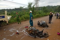 2 xe máy đấu đầu, nữ giáo viên ở tử vong