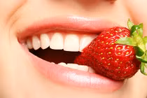 7 cách làm trắng răng hiệu quả mà không tốn kém