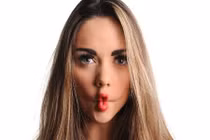 Giảm béo mặt nhanh bằng cách cử động môi rất dễ