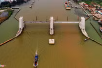 Công trình chống ngập 10.000 tỷ nhộn nhịp sau ngày tái khởi động