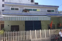 Kẻ nghi ngáo đá xông vào nhà khống chế, đâm trọng thương cụ bà