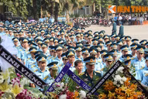 Biển người rơi lệ tiễn đưa 4 chiến sĩ hy sinh cùng UH-1