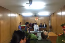 Ngáo đá thấy "vợ" đang nằm ngủ tưởng là ma nên đánh chết