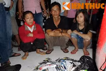 Giả mang bầu, nhét đồ ăn cắp đầy bụng