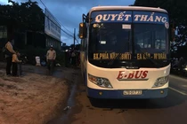 Bé trai 5 tuổi bị xe buýt cán tử vong khi vừa bước xuống xe