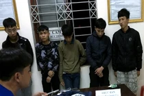 Bắt nhóm thiếu niên vác hung khí đòi nợ thuê