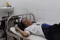 Nạn nhân bàng hoàng kể lại giây phút xe khách đối đầu với xe tải