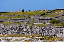 Khám phá những bức tường đá kỳ lạ ở Ireland