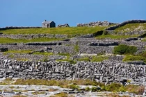 Khám phá những bức tường đá kỳ lạ ở Ireland