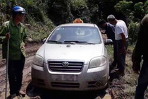 Bắt 3 đối tượng người nước ngoài nghi giết tài xế cướp taxi