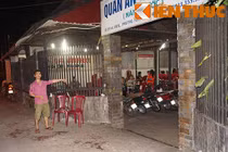 Côn đồ cầm mã tấu truy sát kinh hoàng trong quán nhậu