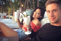 Trai đẹp vừa đi du lịch vừa trở thành triệu phú