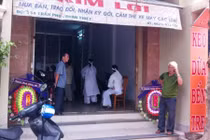 Sợ bị "thảm sát", làm đám tang cho người sống