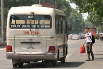 CSGT đề xuất phạt cả hành khách bắt xe dọc đường