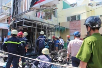 TP HCM: Cháy chi nhánh ngân hàng, thiêu rụi xe máy, ATM chứa tiền