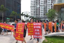 Hancorp xẻ đất xây bệnh viện, cư dân Ngoại Giao Đoàn lại xuống đường phản đối