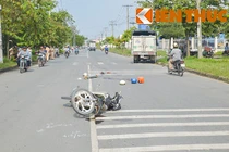 Xe máy tông xe tải, hai người tử vong