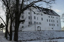 Những lâu đài ma ám rùng rợn nhất thế giới