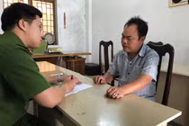 Chồng đâm chết vợ vì nghi ngoại tình với tài xế riêng