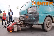 Xe tải tông xe máy, một người nguy kịch 