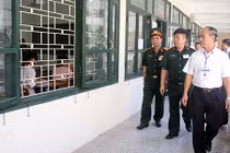 Bộ GD-ĐT lên tiếng vụ thí sinh bị đình chỉ vì bố gọi điện