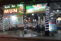 Đi ăn 20/10, nam thanh niên bị bảo vệ quán đâm trọng thương