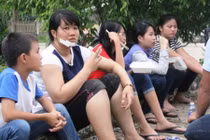 Kinh hoàng giây phút xe khách chở hơn 40 người lao xuống vực