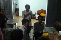 Nghi án chồng dùng búa đánh chết vợ rồi treo cổ tự tử