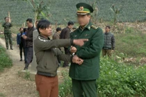 Đọc gì hôm nay 14/2: Bán người yêu sang Trung Quốc lấy tiền mua xe