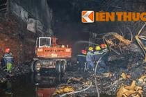 Cháy công ty may, hàng trăm thùng vải bị thiêu rụi