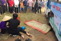 Va chạm xe buýt, 2 vợ chồng chết thảm