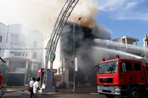 Cháy quán bar tại Đà Nẵng, hàng chục người tháo chạy