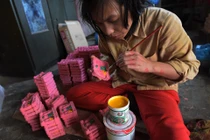 Độc đáo nghề làm ông Táo đất lâu đời ở Huế