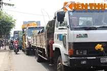 Không đèn giao thông, vắng CSGT, ngã tư tắc đường liên tục