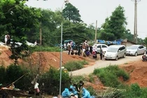 Phát hiện thi thể nam sinh dưới ao sen