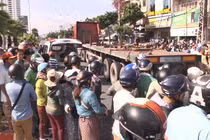 Người phụ nữ 50 tuổi bị xe đầu kéo cuốn vào gầm tử vong