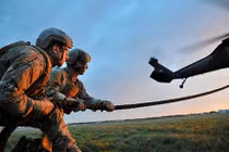 Đặc nhiệm Mũ nồi xanh tấn công mục tiêu như thế nào?