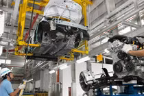 Ôtô thành phẩm, DN ôtô Việt nội địa bao nhiêu %?