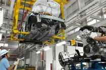 Ôtô thành phẩm, DN ôtô Việt nội địa bao nhiêu %?