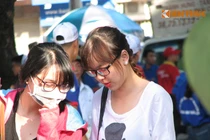 Gần 1 triệu thí sinh đang làm bài thi THPT Quốc gia