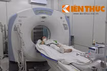 Vụ bé 6 tuổi bị đánh gãy chân tay: cha dượng khai gì?