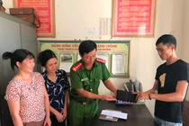 Nữ lao công nhặt được 20 triệu đồng mang trả lại người đánh rơi