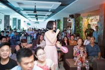 Hòa Minzy hạnh phúc đón sinh nhật trong vòng tay fan