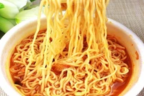 Cách chế biến mì ăn liền để ăn thỏa mái không hại sức khỏe