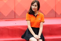 Nữ sinh Đại học FPT khoe sắc trong đồng phục áo cam