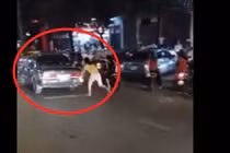 Xôn xao clip chồng bị bắt quả tang ngoại tình còn đánh vợ