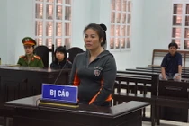 Đánh nữ giúp việc dã man như thời trung cổ, “Nga vọc” lĩnh 10 năm tù