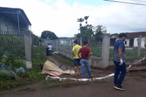 Bất thường 2 thanh niên tử vong bên lề đường