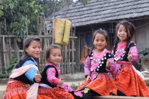 Tưng bừng ngày Tết truyền thống của đồng bào Mông