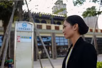 Công việc bí mật để hút khách của nữ nhân viên BĐS